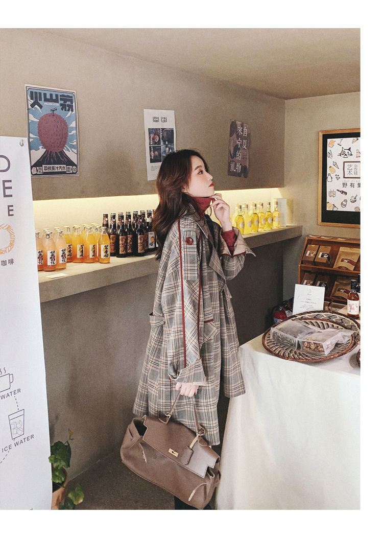 Retro plaid windbreaker