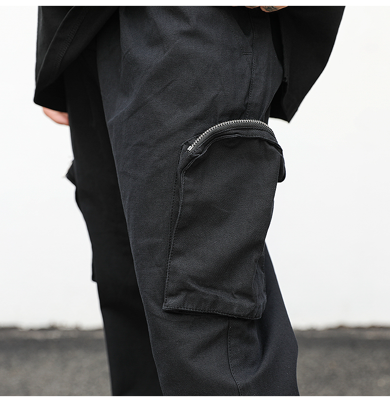 Overall mit weitem Bein und Taschen