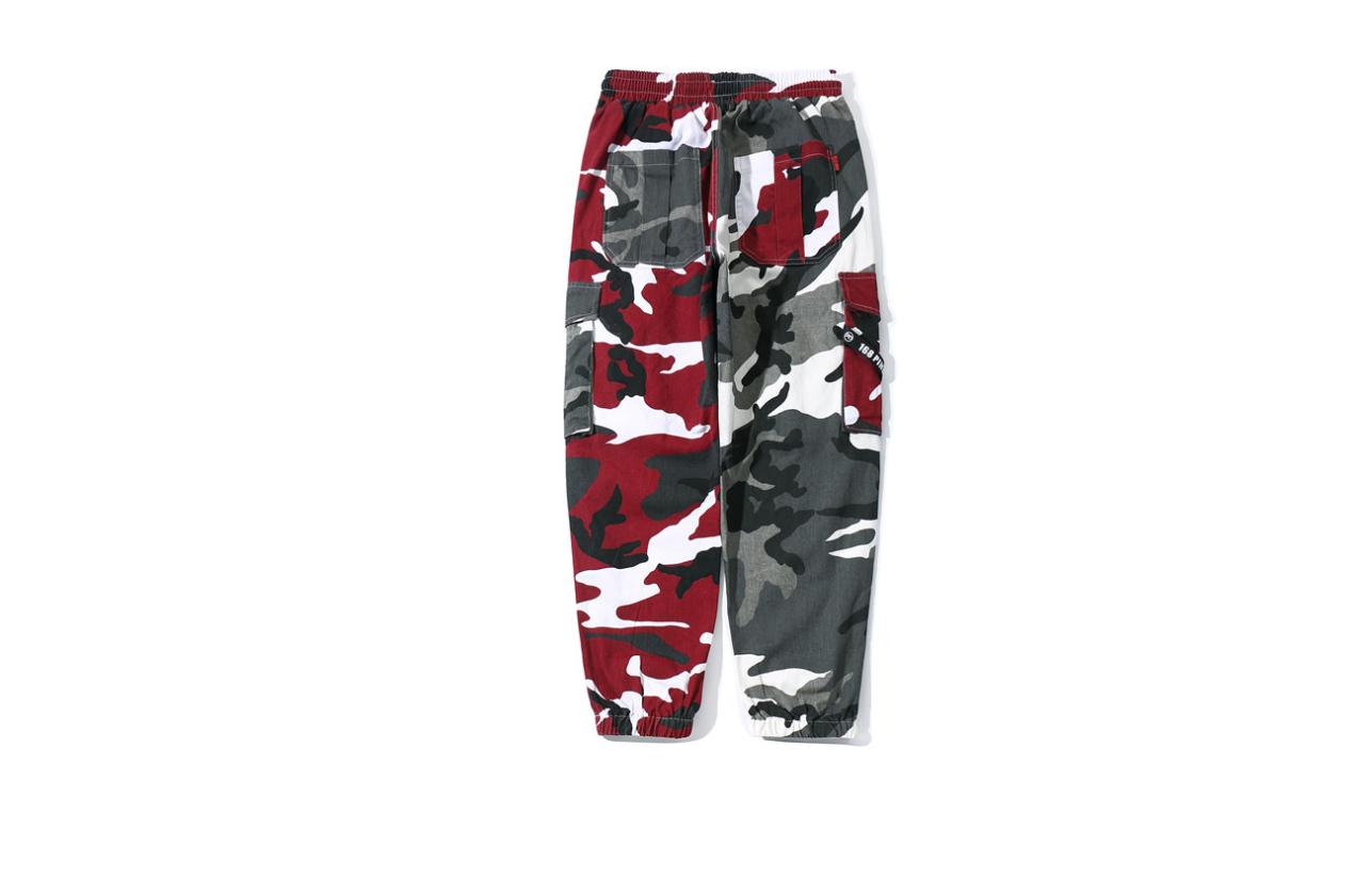 Hose mit Camouflage-Muster