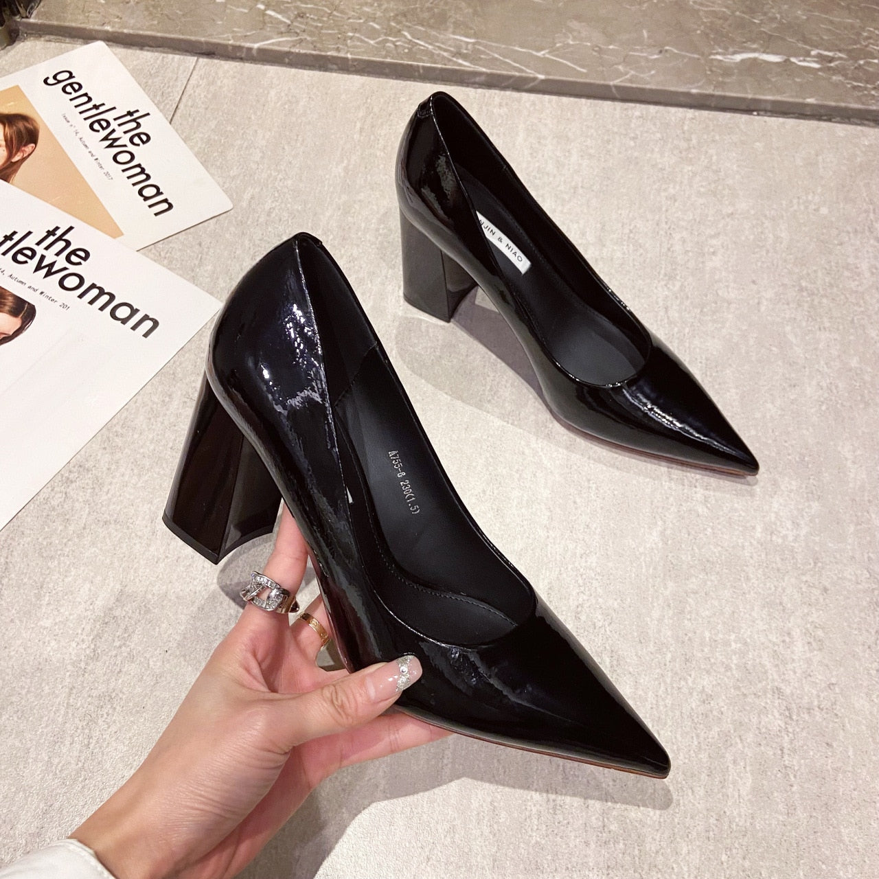Pointed Toe Shallow Mouth Leather Thick Heel wear