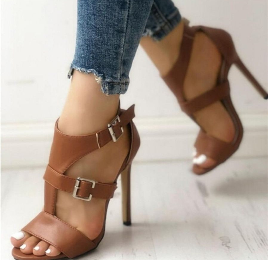 High heels buckle sandals