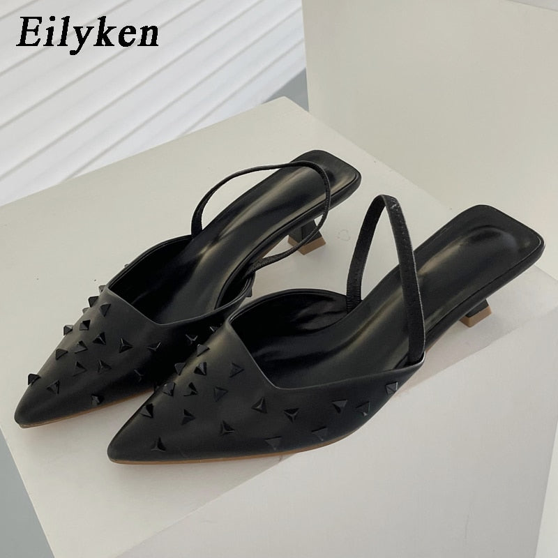 Sommer Damen Pumps Schuhe Einfarbig Nieten Spitzschuh Niedrig Absatz Slip On Pantoletten Damen Büroschuhe Große Größe 40 