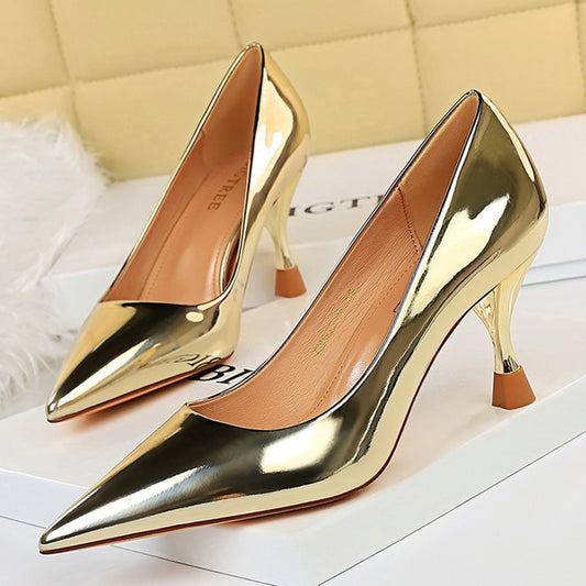 Pointed Wine Glass Metal Heel Leather pumps